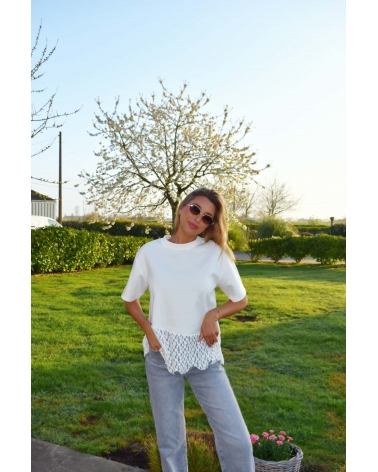 White shirt with lace