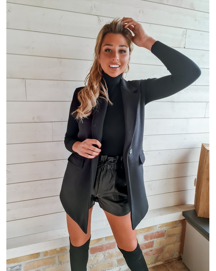 Black sleeveless jacket